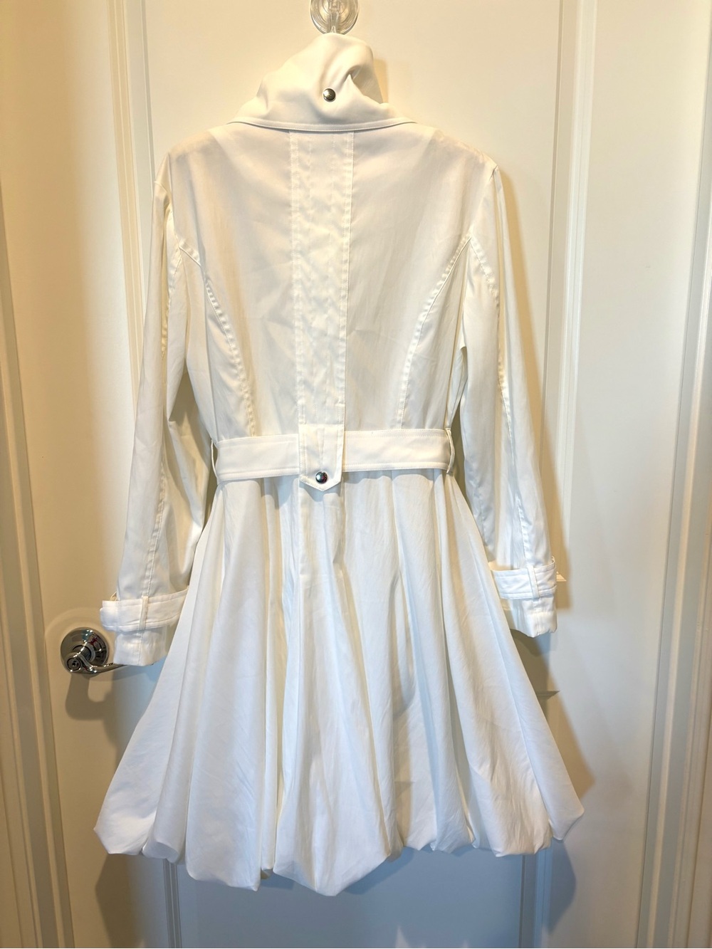 Samuel Dong White Trench Coat - Picture 2 of 8